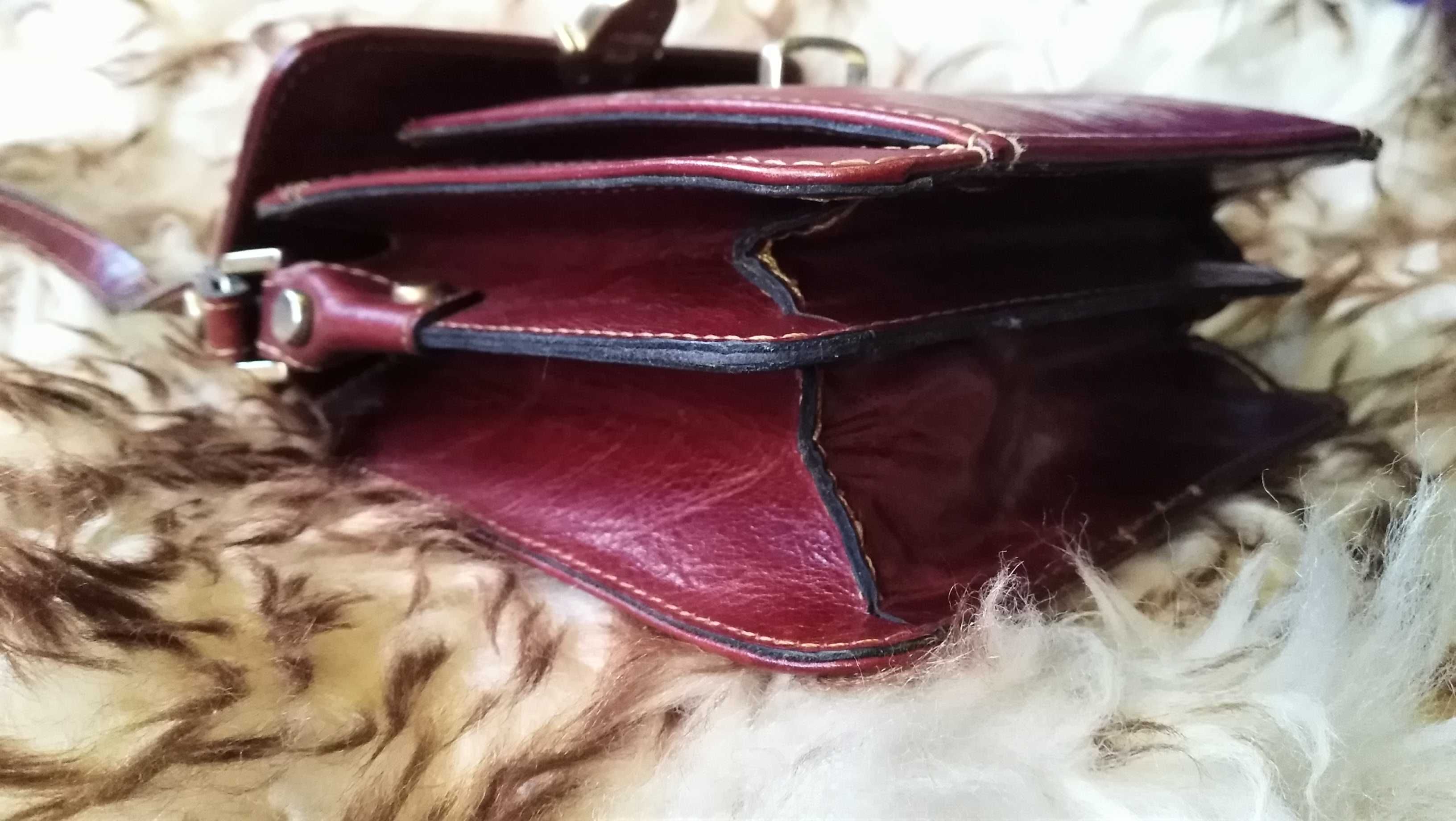 MADE IN ITALY urocza mini torebka listonoszka pasek klamra Vintage