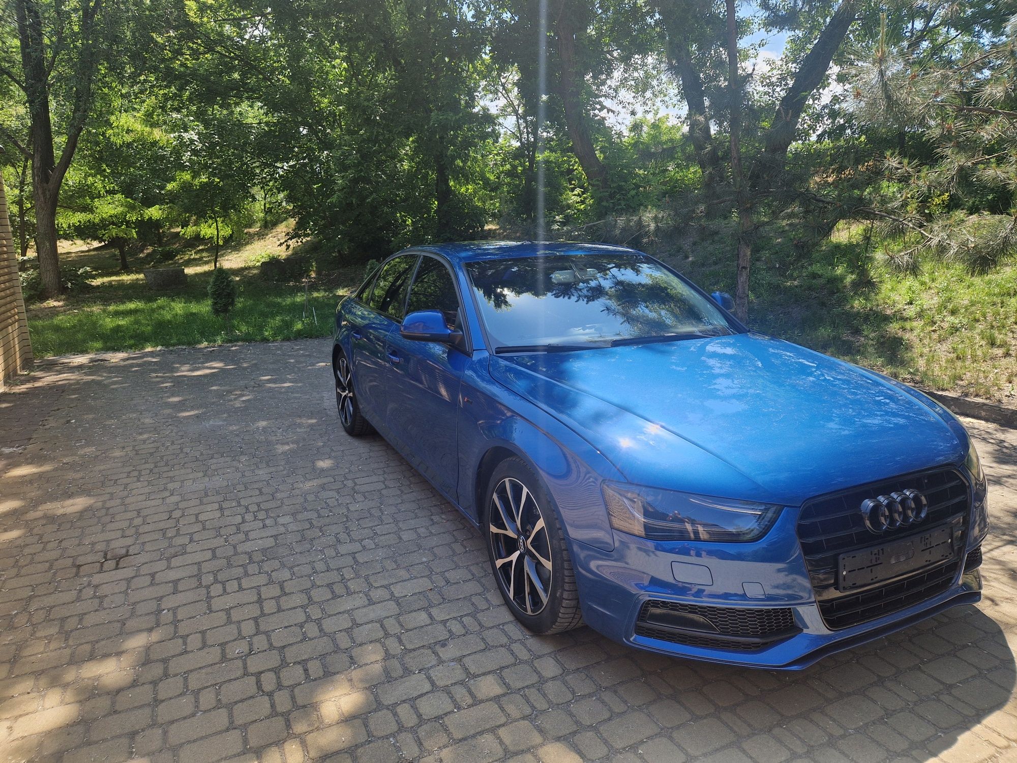 Audi A4 B8 S-Line 1.8TFSI Официальная