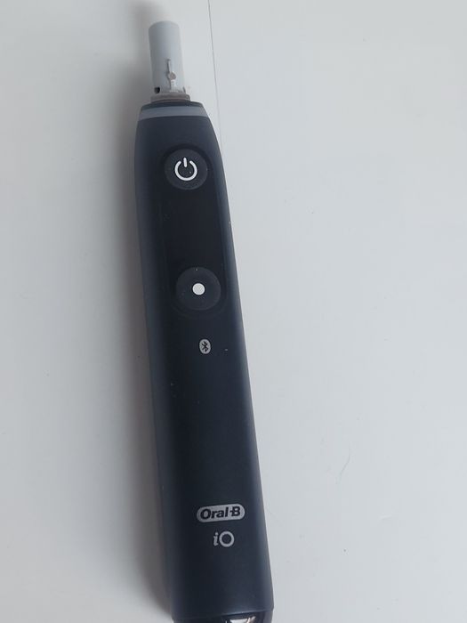 Szczoteczka oral B iO 8