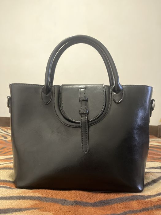 Сумка чорна шкіряна