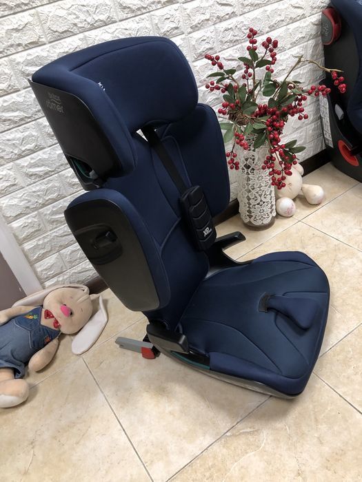 Автокрісло BRITAX ROMER KIDFIX I-Size  Група 2/3 (15-36кг) бустер