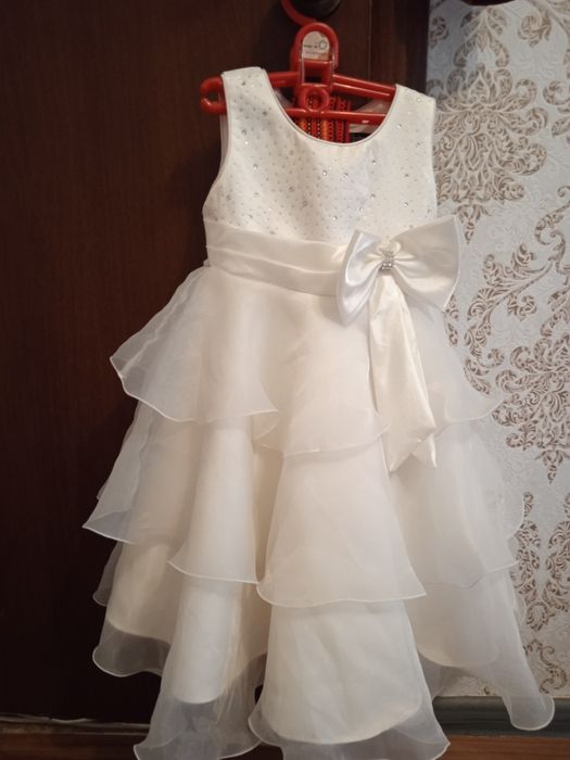 Сукня святкова р.104 НОВА