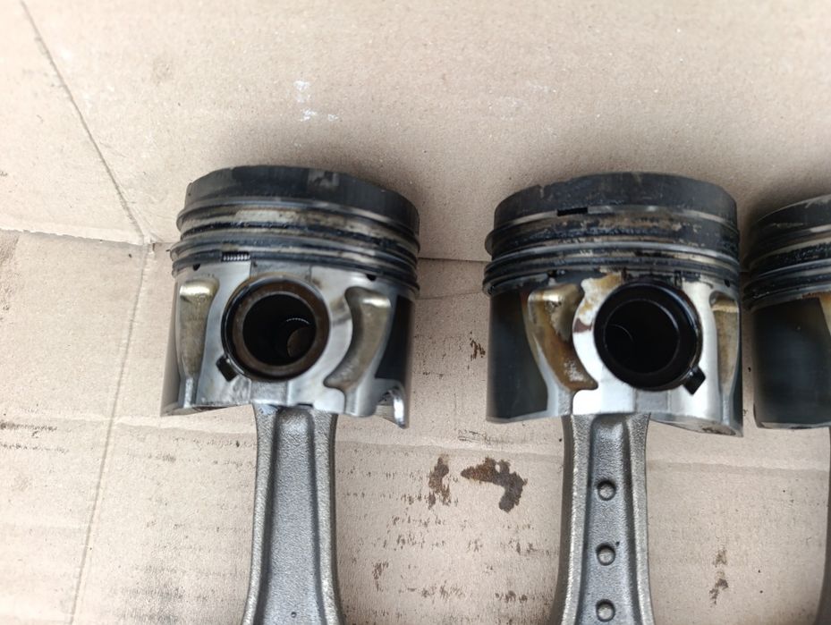 Шатун поршень 1.7 Cdti Opel Zafira Meriva Astra Combo