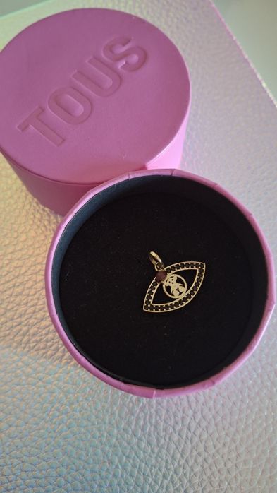 Olho protetor da TOUS com rubi