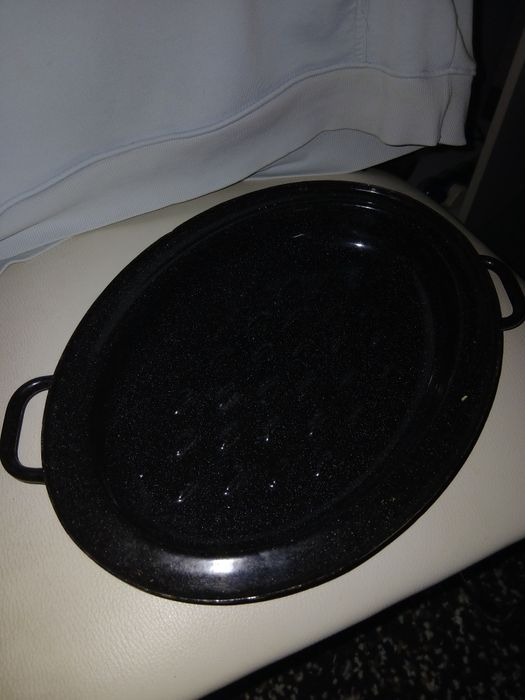 Blacha do pieczenia w piekarniku Nowa.