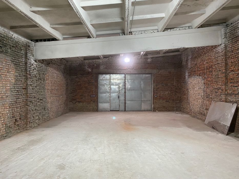 Автосервіс,станція обслуговування вантажних автомобілів