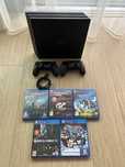 PS4 Pro CUH-7216B + 2 pady + 5 gier
