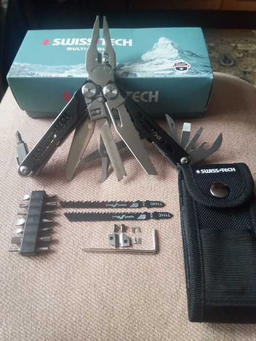 Багатофункціональний інструмент SwissTech 37 в 1