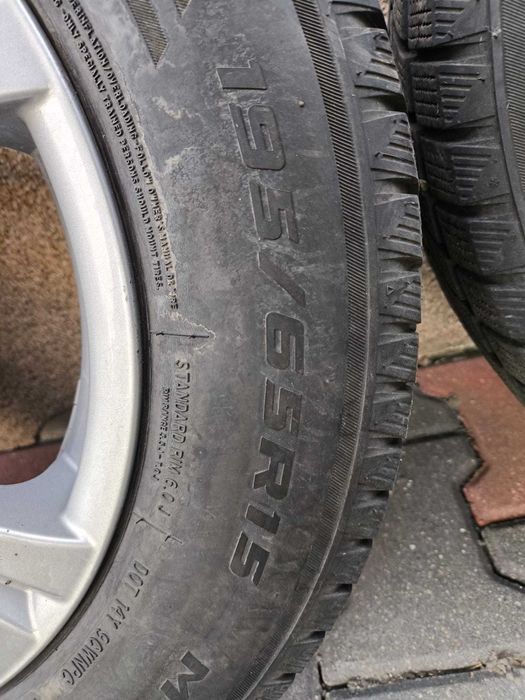 Felgi Koła Renault Megane Scenic 5x114,3 ET43 zima 195/65/R15 Wysyłka