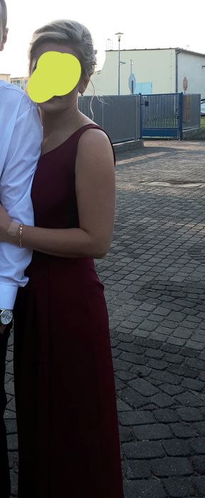 Burgundowa długa sukienka