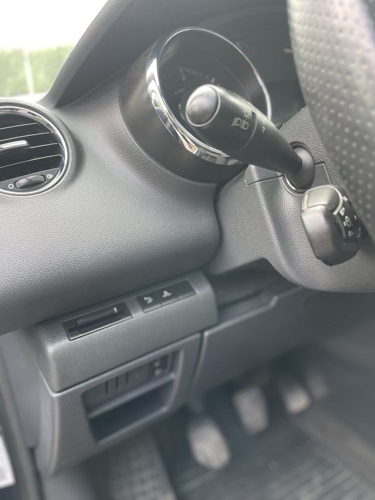 Продам авто Peugeot 3008
