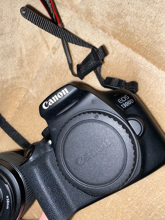 Máquina Cânon EOS 1300D