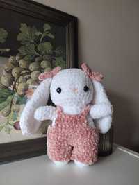 Peluche coelho crochê / crochet amigurumi rosa e branco