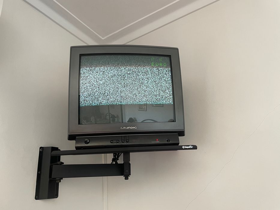 TV antiga Grundig + Suporte para tv