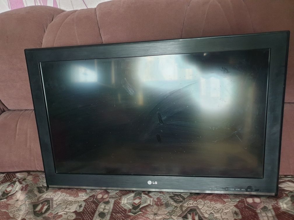 Продам led телевизор"LG"32 дюйма,встроенный Т2