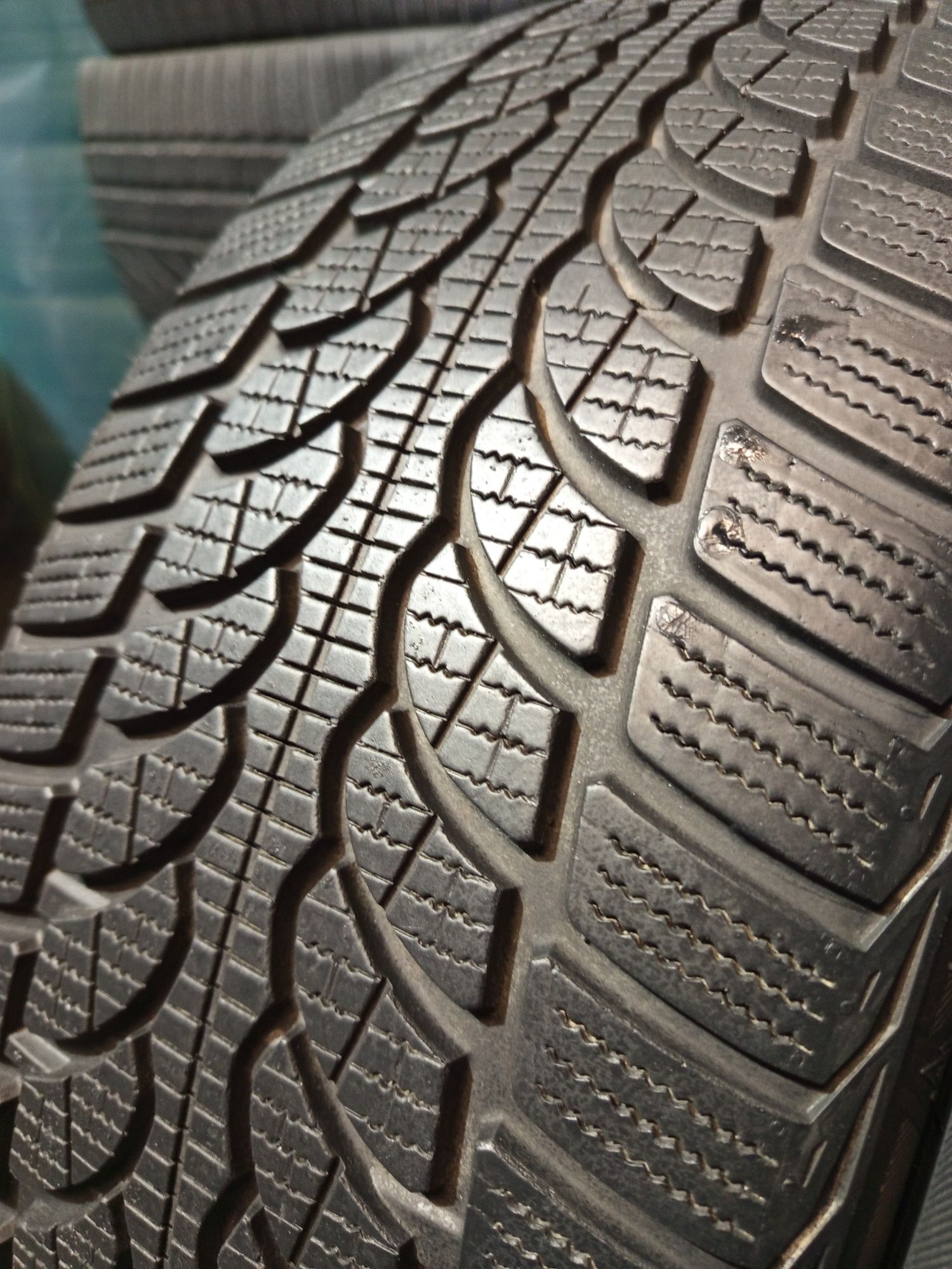 215/45R20 Bridgestone Blizzak LM-32