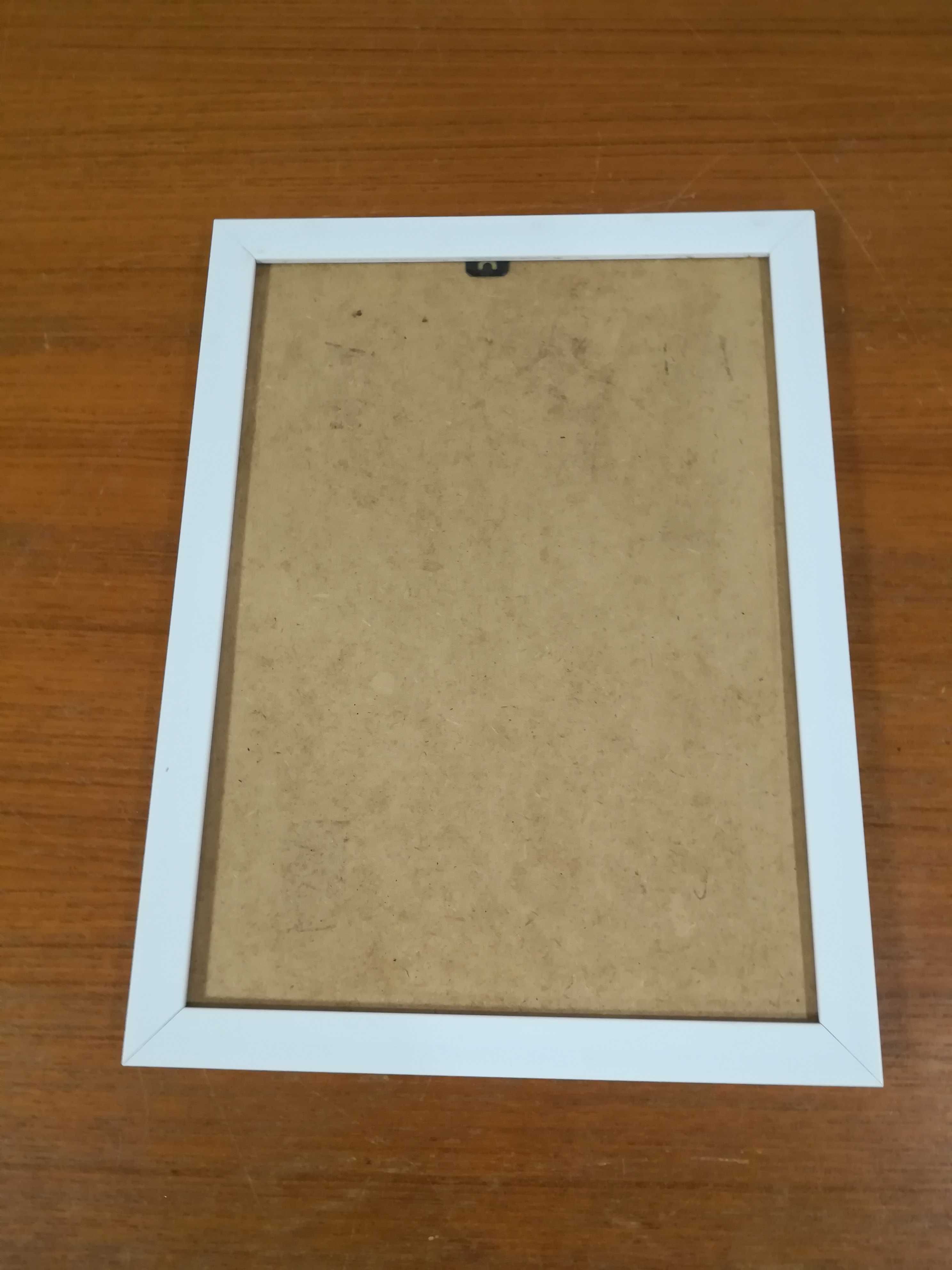 Ramka biała na zdjęcia na (21 x 28 cm) zatrzaskowa