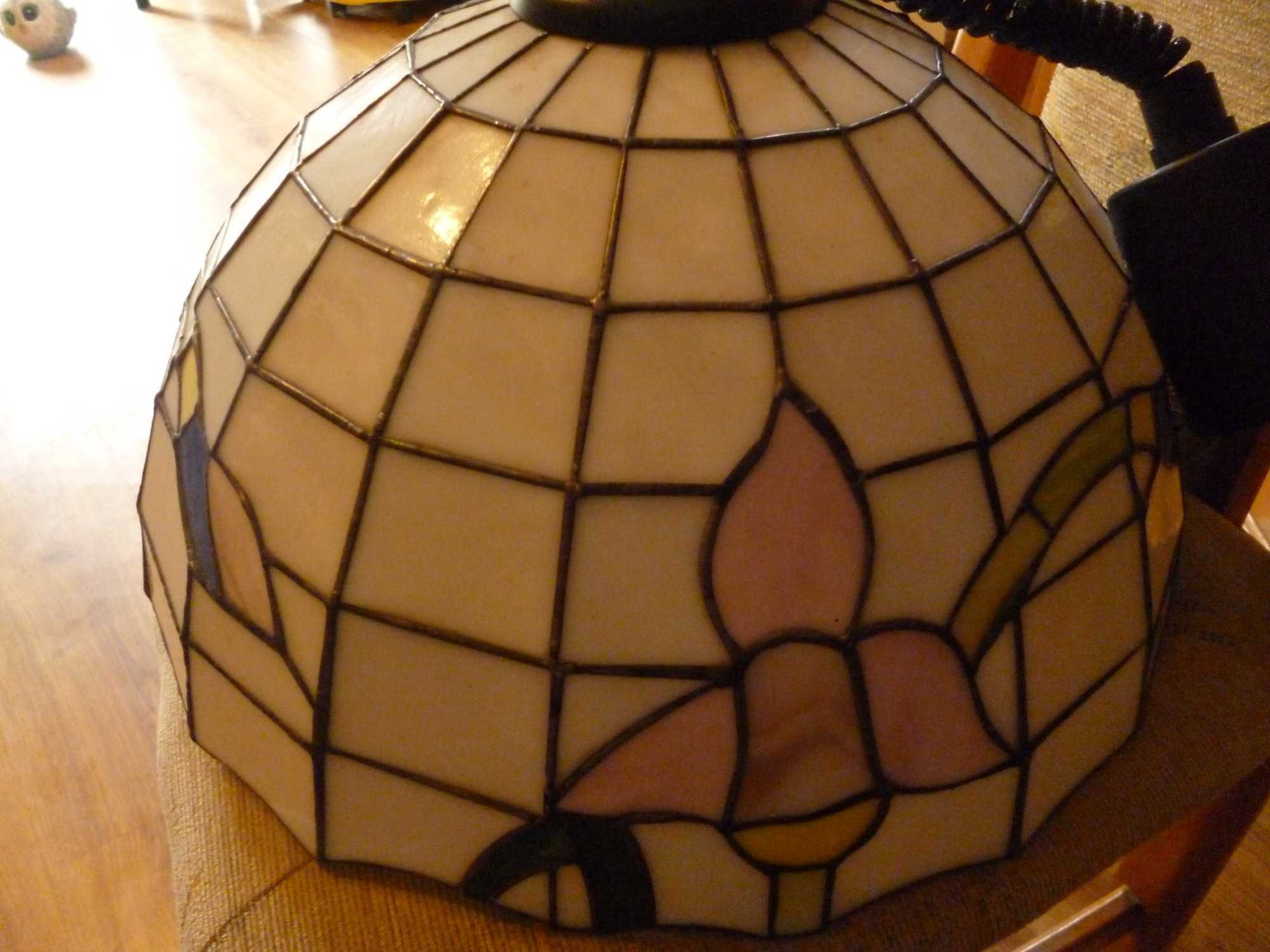 Piekna kolorowa lampa Tifaniego