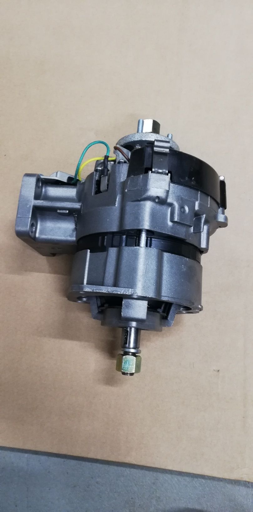 Fiat 126p alternator po profesjonalnej regeneracji