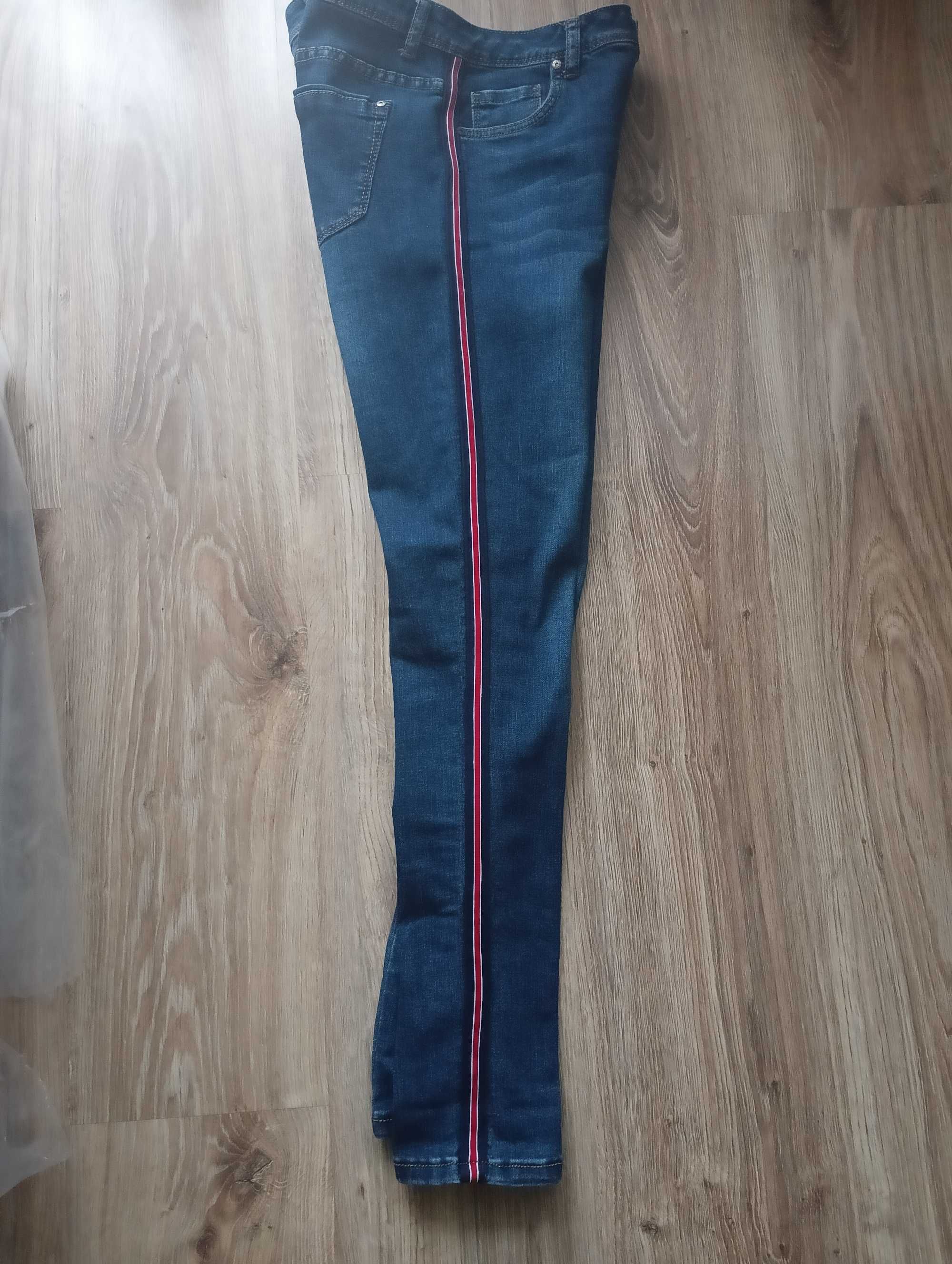 Spodnie dżinsowe z plisami S