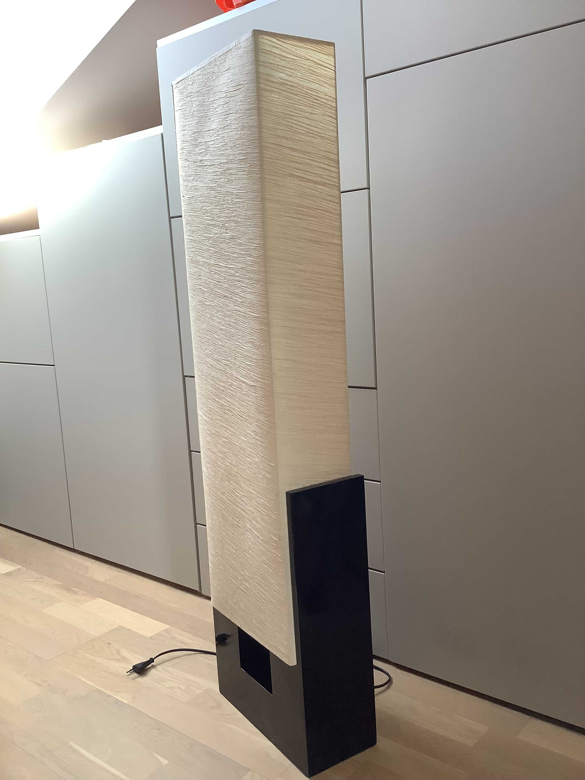 lampa stojąca, nowoczesny wygląd, prostopadłościan 120x33x15 cm