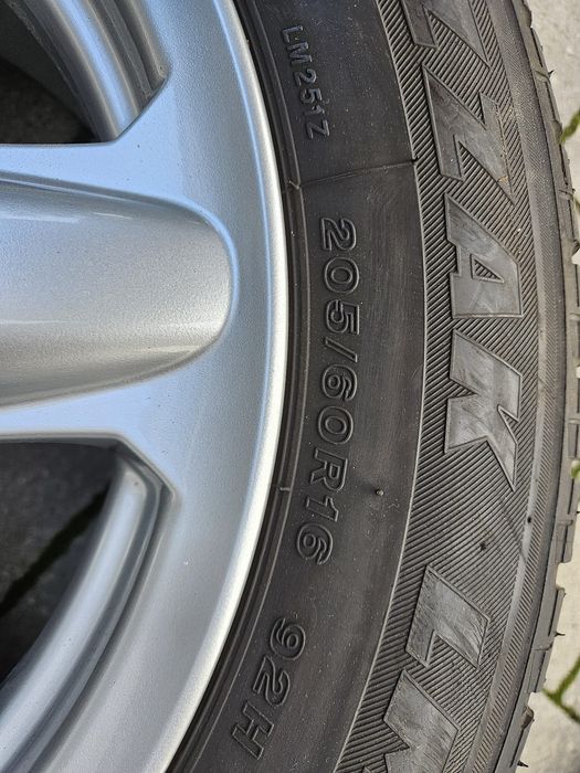 Koła (felgi +opony) mini countryman 205/60 R16