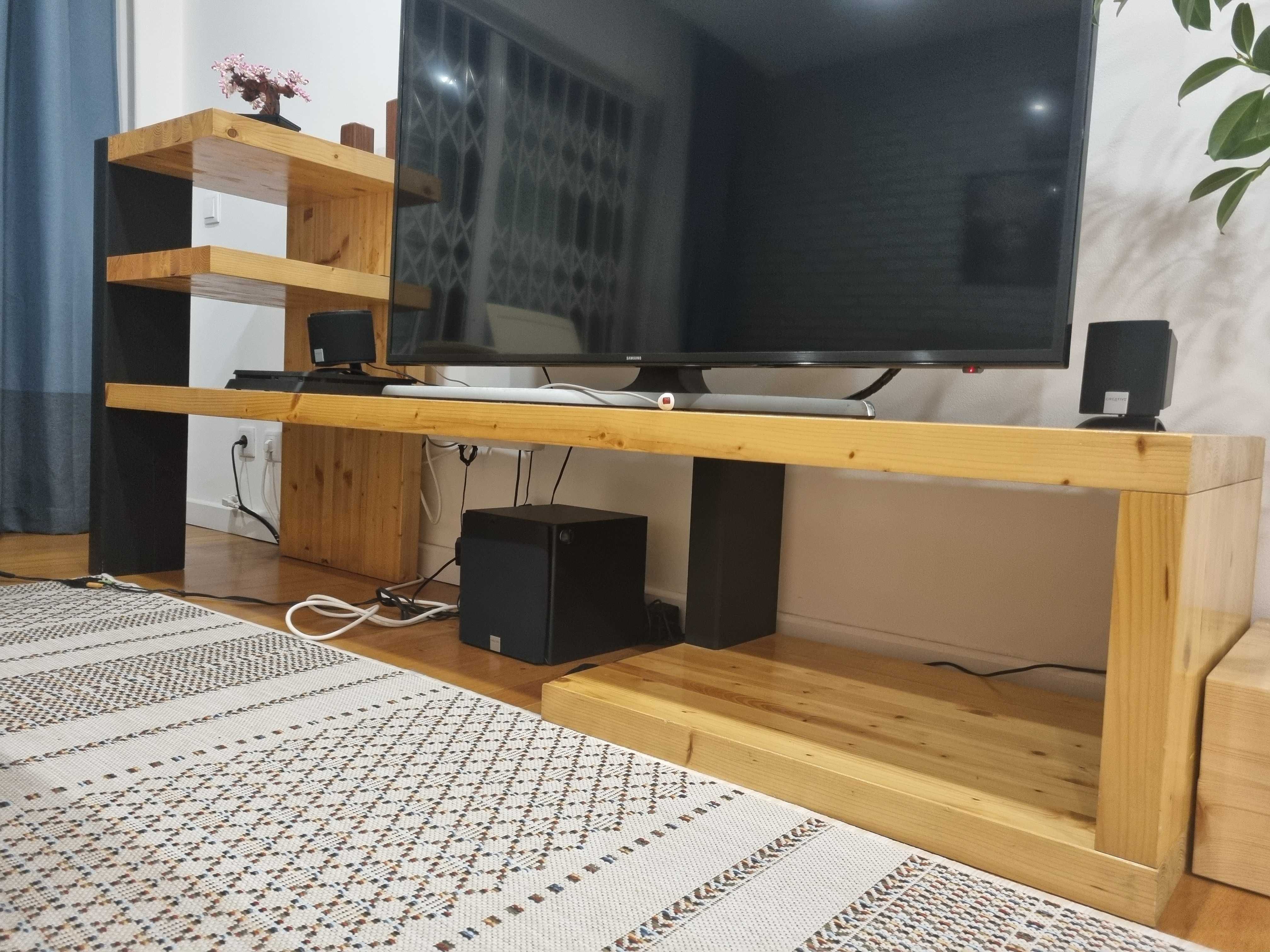 Móvel de sala para TV