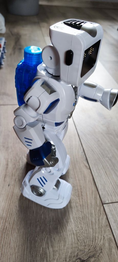 Cyber Robot Elefun