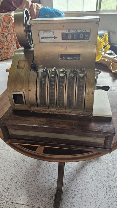 Maquina registadora antiga