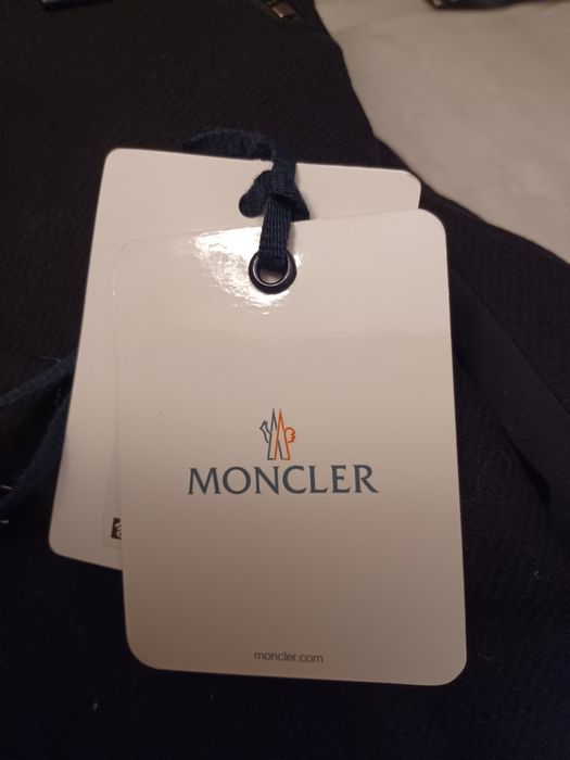 Kurtka-plaszcz Moncler rozmiar M-L .nowy