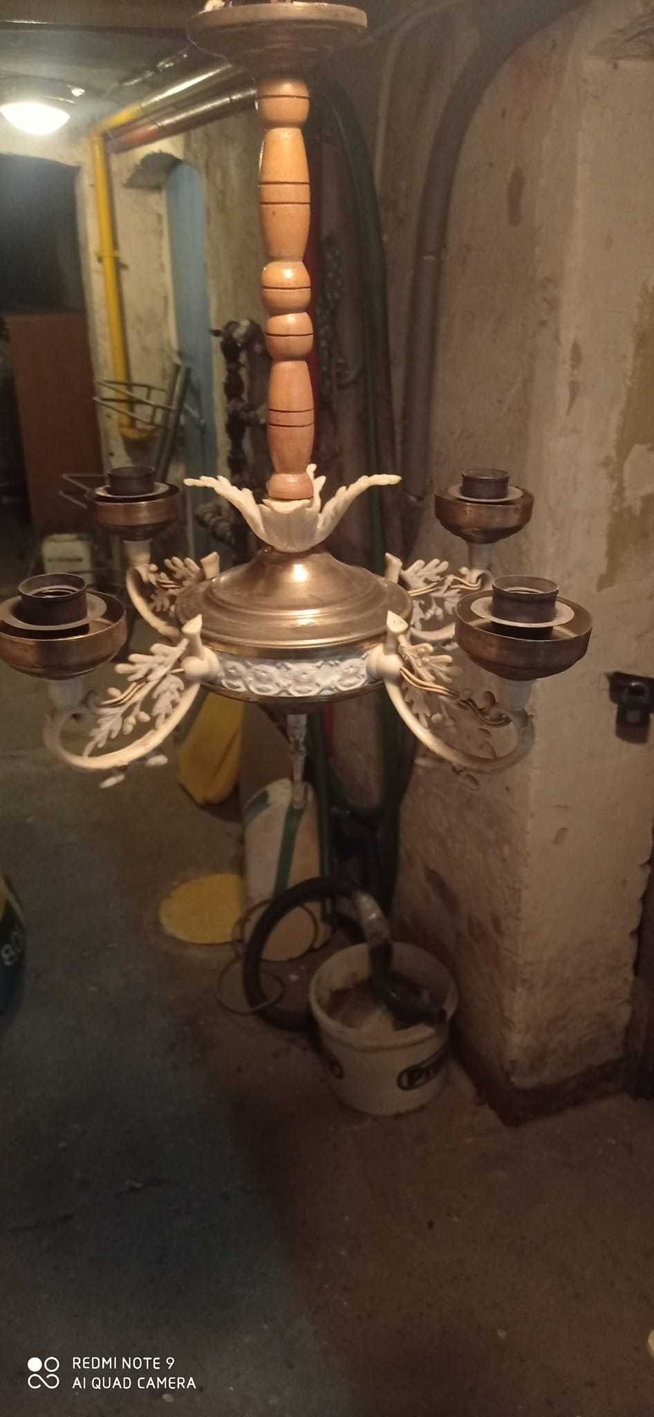 lampa drewniana cztero ramienna z czasów rpl