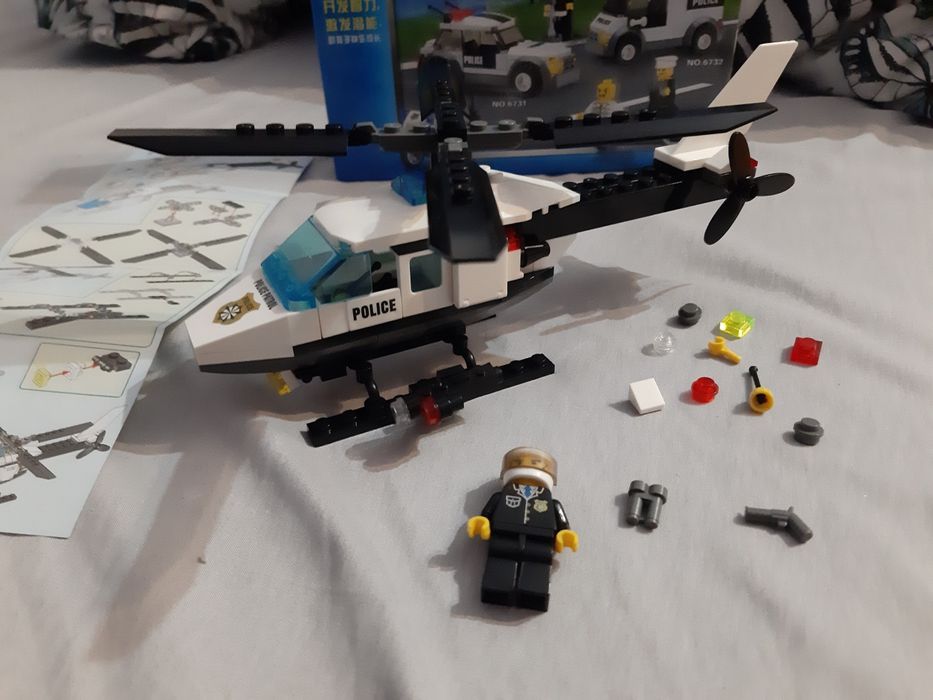 Samolot policyjny, klocki jak lego