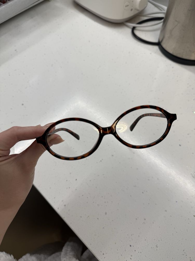 Прозорі окуляри в стилі miu miu