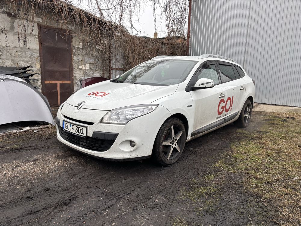 Renault Megane 3 бампер крило капот двері