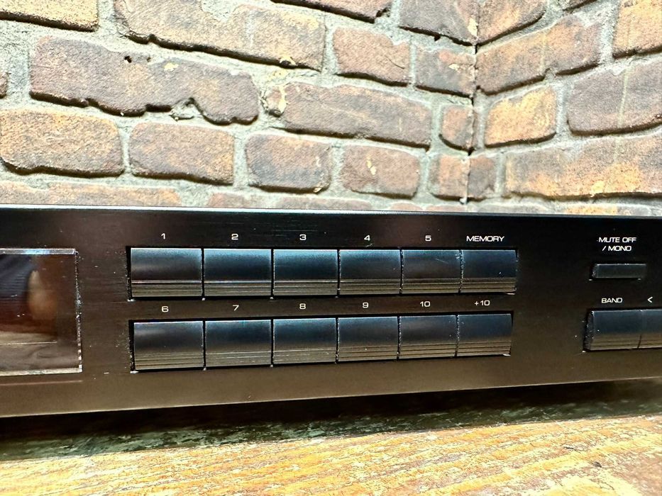 Tuner radiowy Rotel RT 935 AX