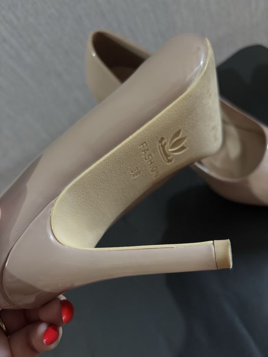 Туфлі лодочки беж актуально