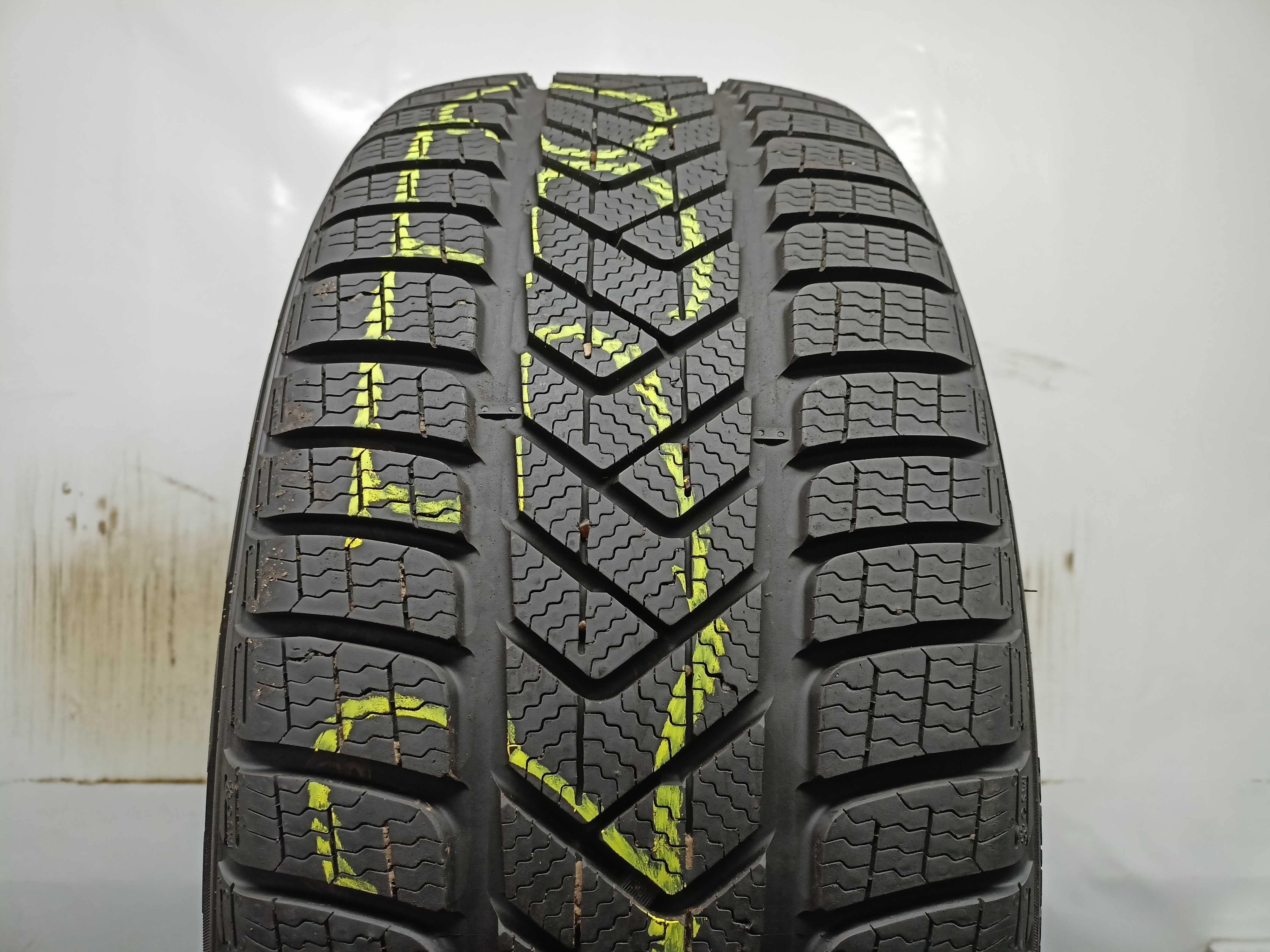 Pirelli Sottozero 3 255/45/19 2023rok 104W 8mm (2550)