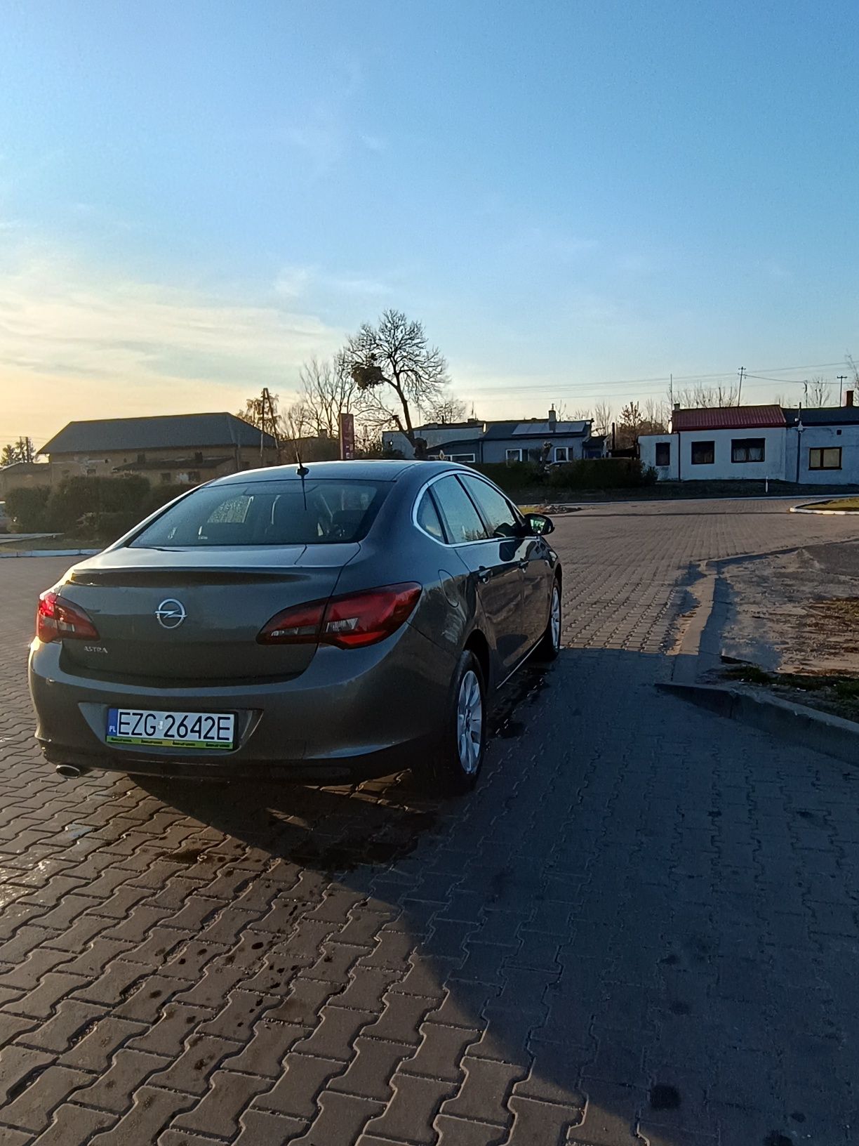 Opel Astra 1,4 turbo 140km LPG.