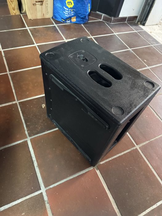 Coluna amplificada profissional HK