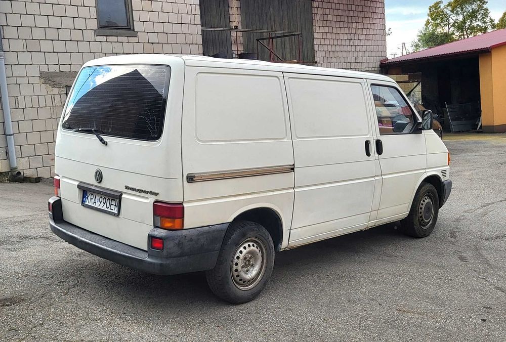 Volkswagen Transporter T4 1,9 TD ma moc niski przebieg
