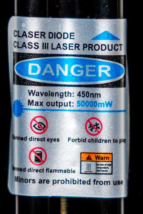 Laser azul de alta potência 50000mw com carregamento por USB. Novo!