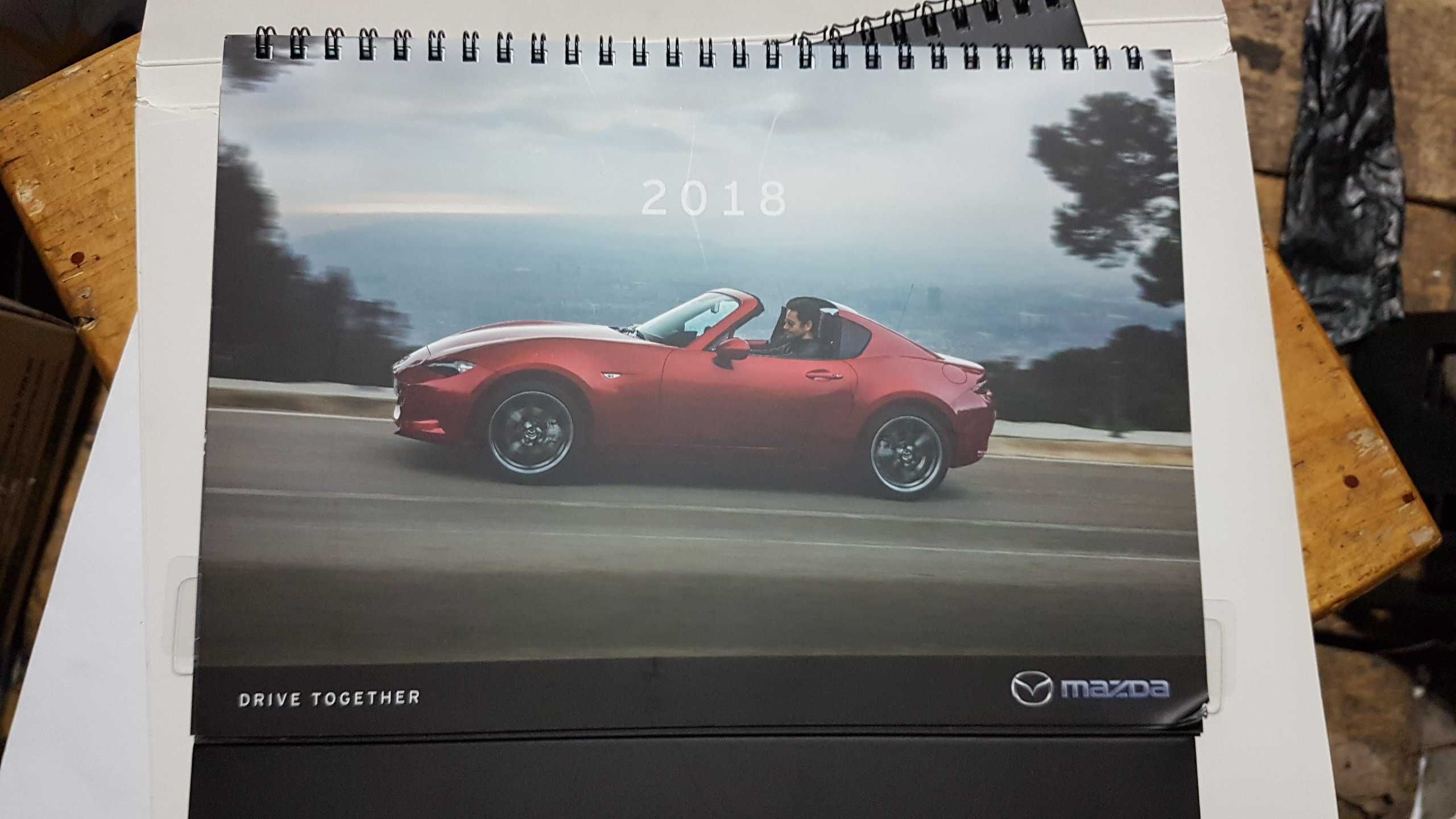 2 stare kalendarze samochodowe mazda dla kolekcjonerów