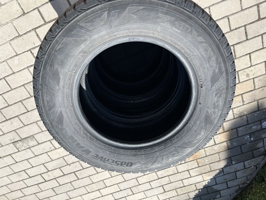 Продам комплект б/у шин Toyo 215/75/16c