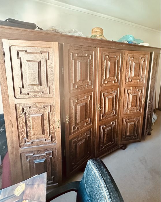 Roupeiro grande de 5 portas em madeia exotica