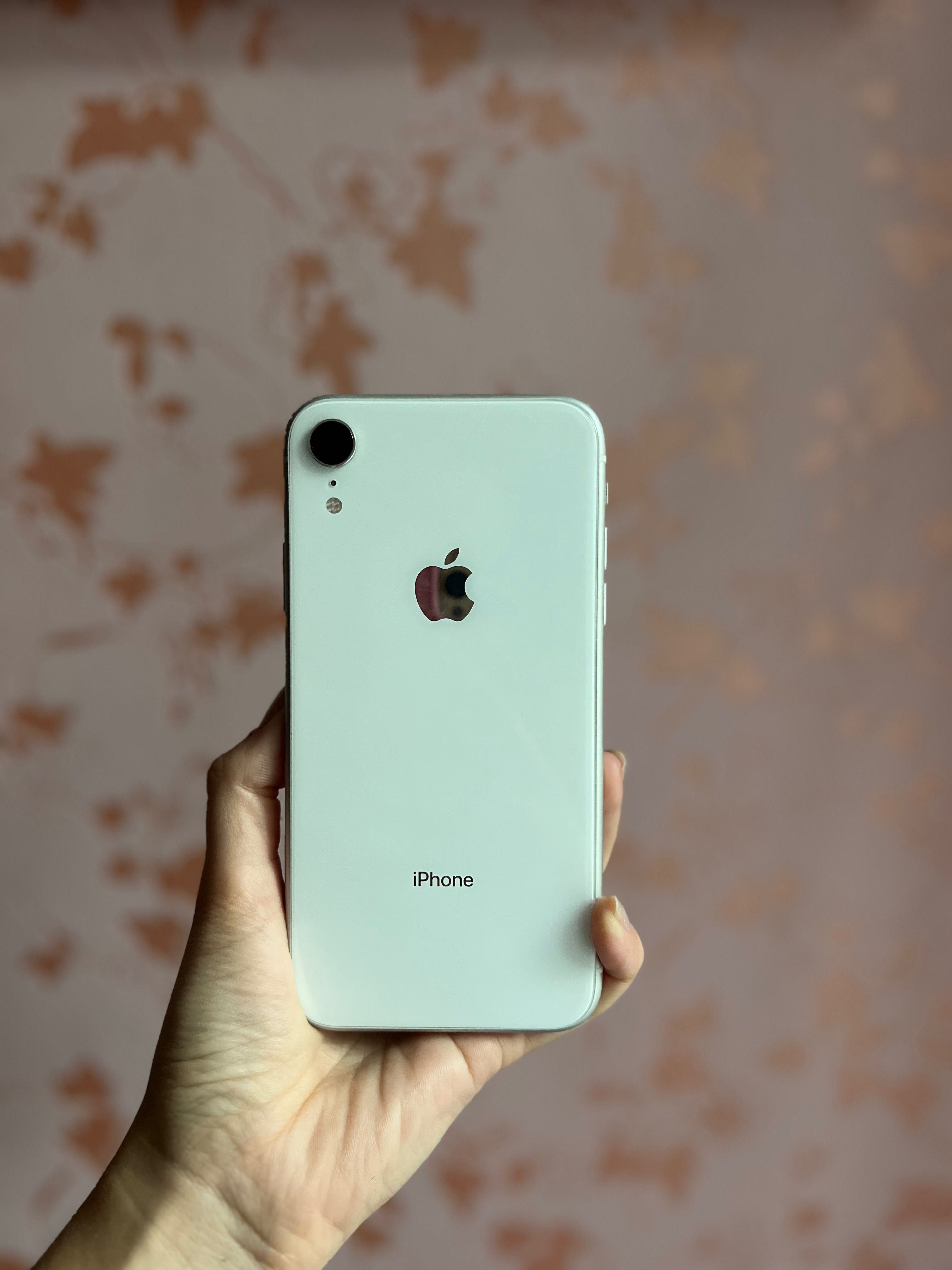 Продам iPhone XR,64 gb