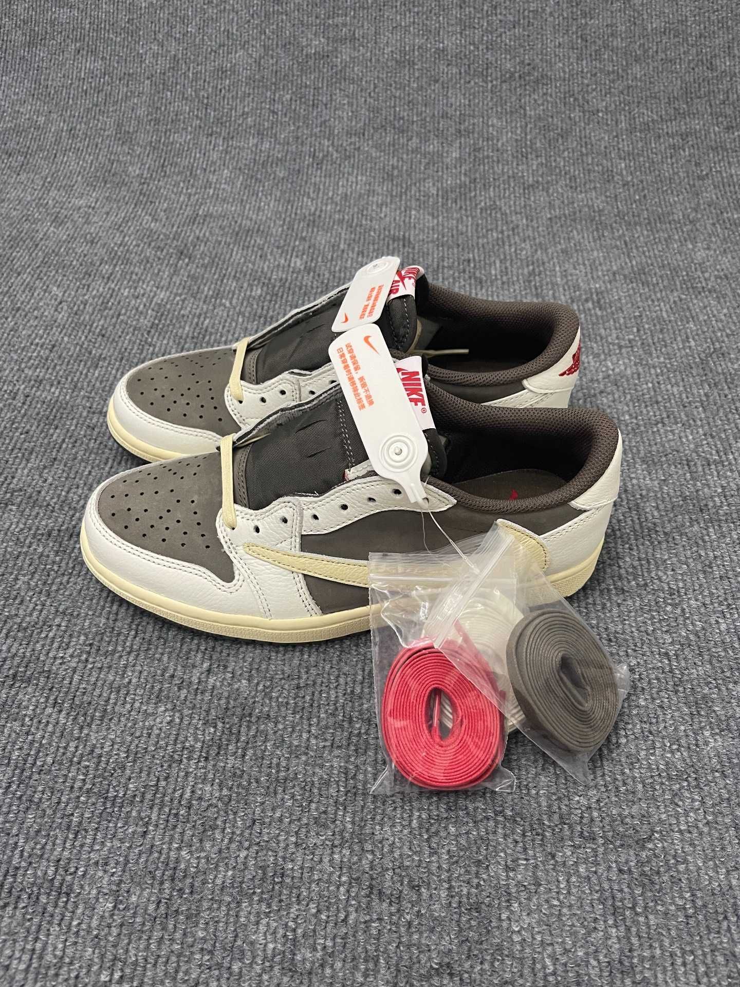 Travis_Scott/Buty_Jordan1_Retro_Low_OG_SP Unisextrampki R.41