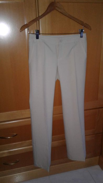 Calças bejes Tipo clássicas ( Senhora ) Mango  C/ Novas