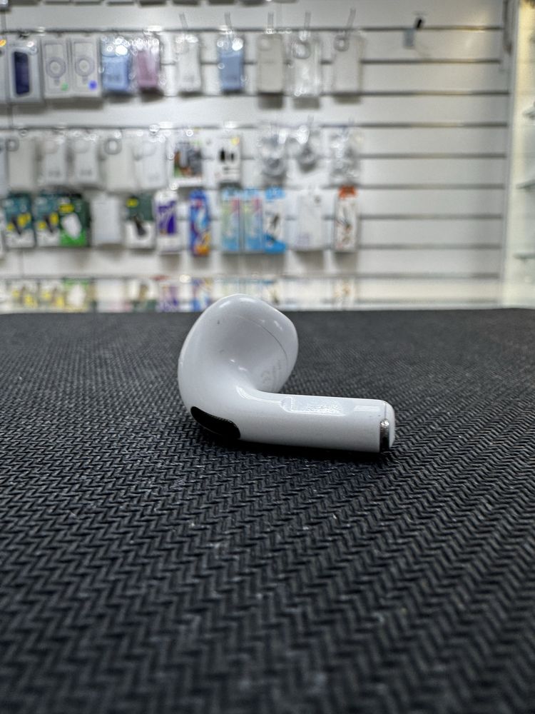 Б/У Оригінальний Правий Навушник Apple AirPods 3(A2565) Right