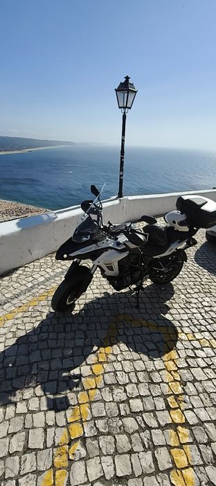 Moto Benelli  com malas