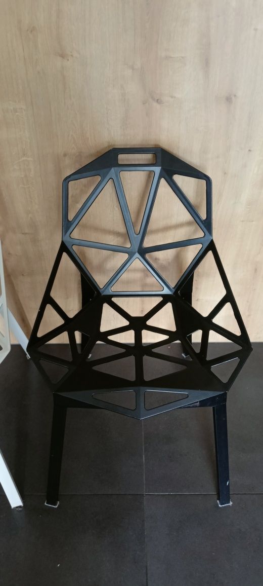 Krzesło hoker design ONE  białe czarne używane